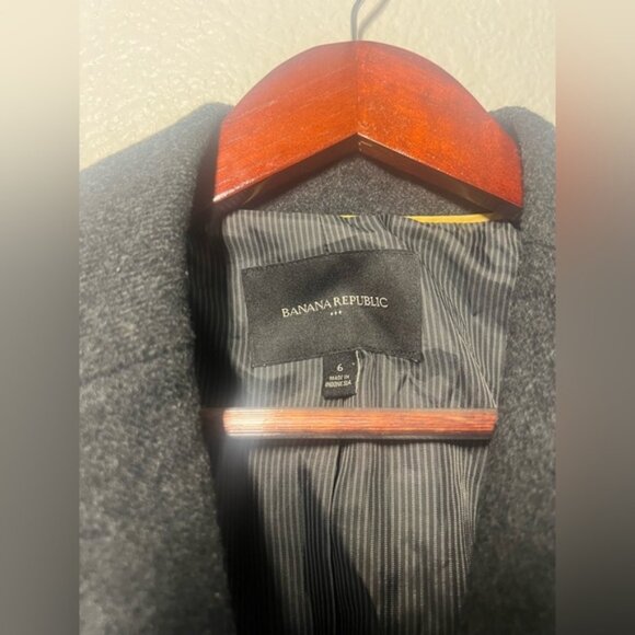 Banana Republic Women’s Wool-Blend Double-Breasted Blazer, Size 6, Heather Gray - Picture 3 of 4